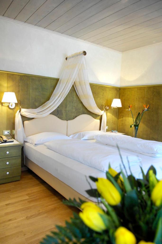 Hotel Weisses Lamm Monguelfo-Tesido / Welsberg-Taisten Esterno foto
