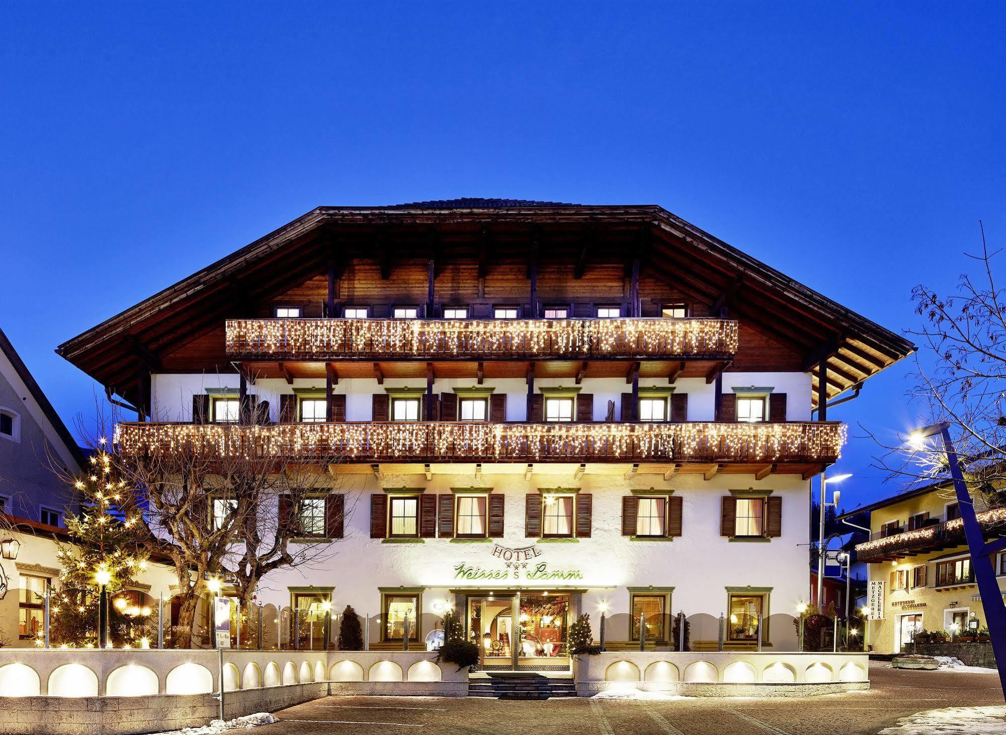 Hotel Weisses Lamm Monguelfo-Tesido / Welsberg-Taisten Esterno foto