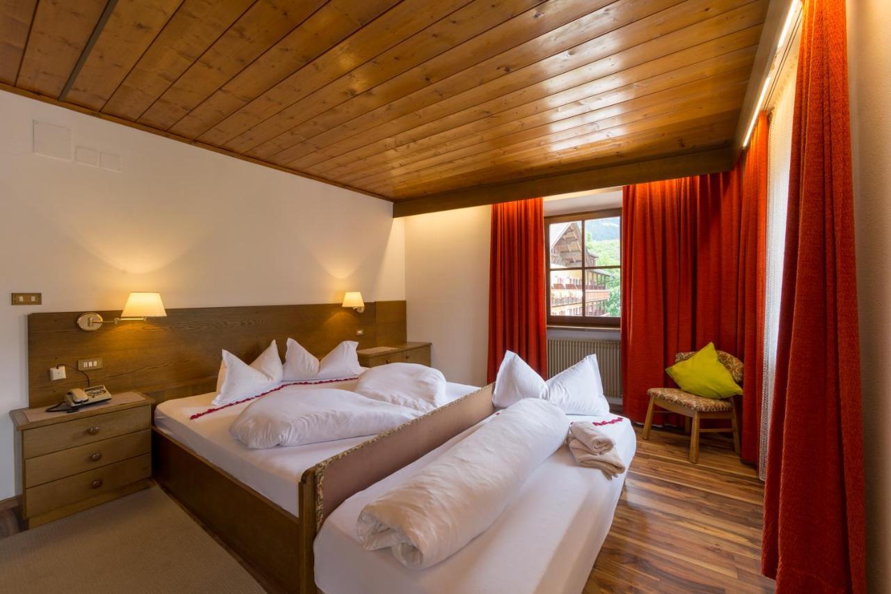 Hotel Weisses Lamm Monguelfo-Tesido / Welsberg-Taisten Esterno foto