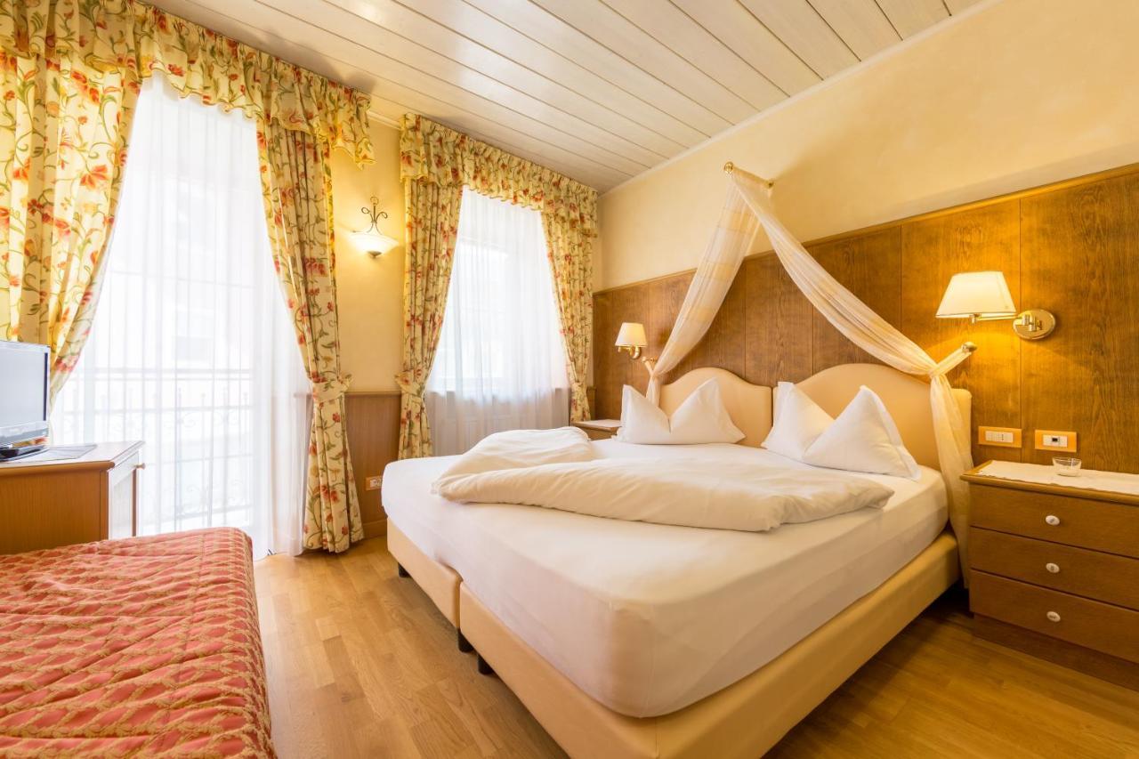 Hotel Weisses Lamm Monguelfo-Tesido / Welsberg-Taisten Esterno foto