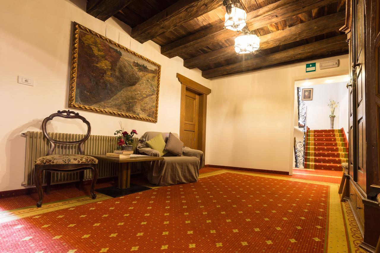 Hotel Weisses Lamm Monguelfo-Tesido / Welsberg-Taisten Esterno foto