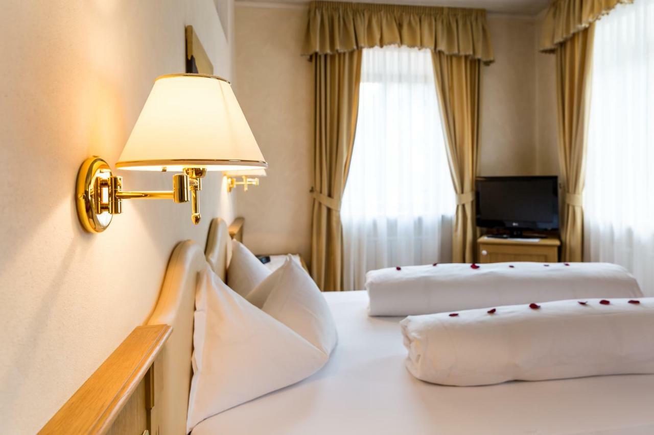 Hotel Weisses Lamm Monguelfo-Tesido / Welsberg-Taisten Esterno foto