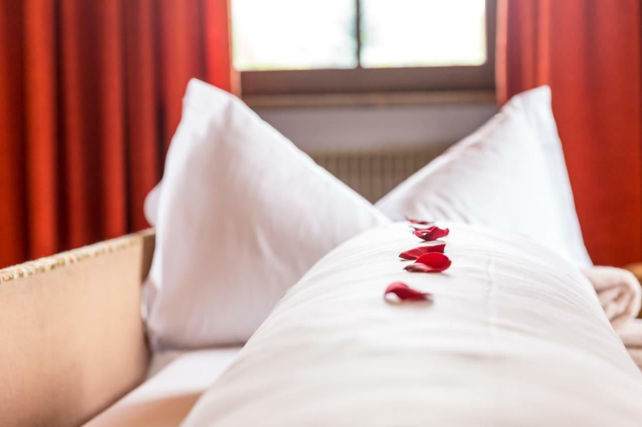 Hotel Weisses Lamm Monguelfo-Tesido / Welsberg-Taisten Esterno foto