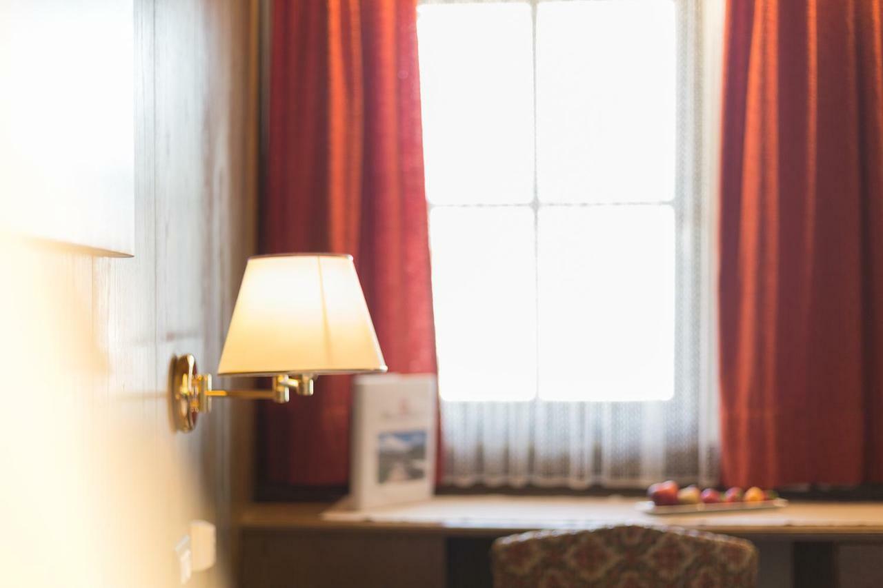 Hotel Weisses Lamm Monguelfo-Tesido / Welsberg-Taisten Esterno foto