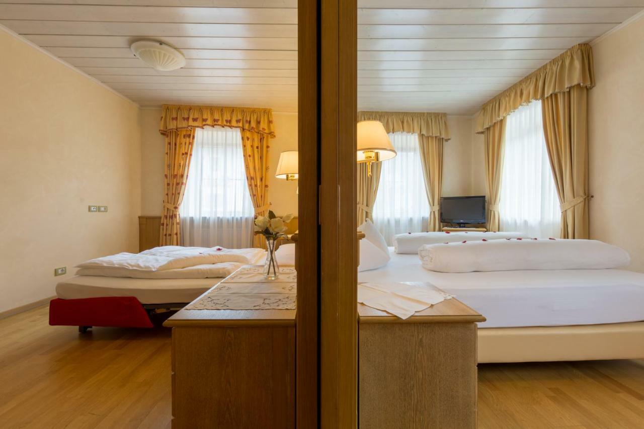 Hotel Weisses Lamm Monguelfo-Tesido / Welsberg-Taisten Esterno foto